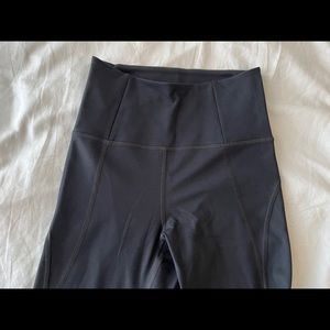 Girlfriend Collective Black Compressive Pocket Leggings in XS